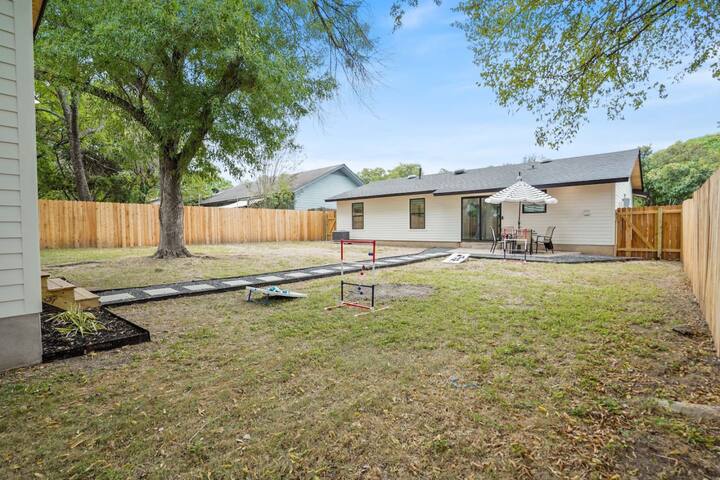 2 House Compound! 7Bedroom – PingPong – Yard Games gallery image 3