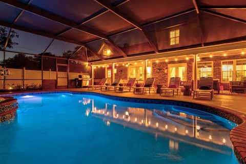 Popular Airbnb listing: Lux Vacay Near AMI & IMG: PCKL Ball, Pool, Put Put in West Bradenton