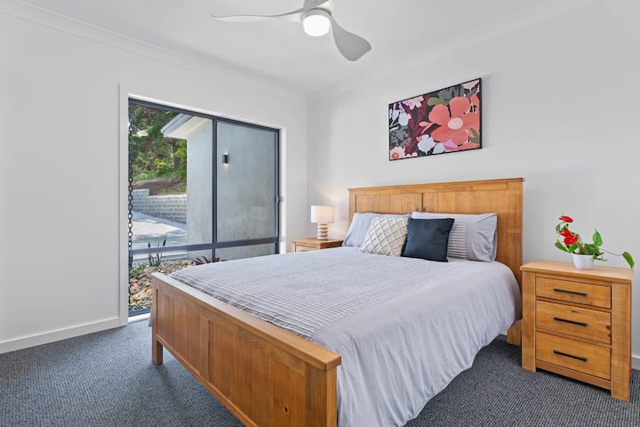 Приземен етаж – първа спалня