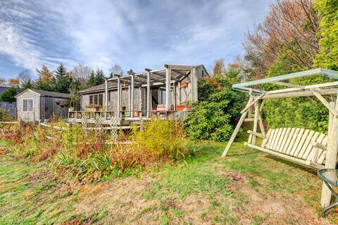 Serene Jonesport Escape: Deck w/ Water Views!
