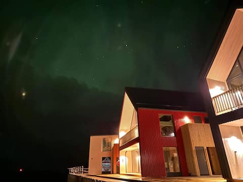 Large modern apartment IN henningsvær, 70 sqm