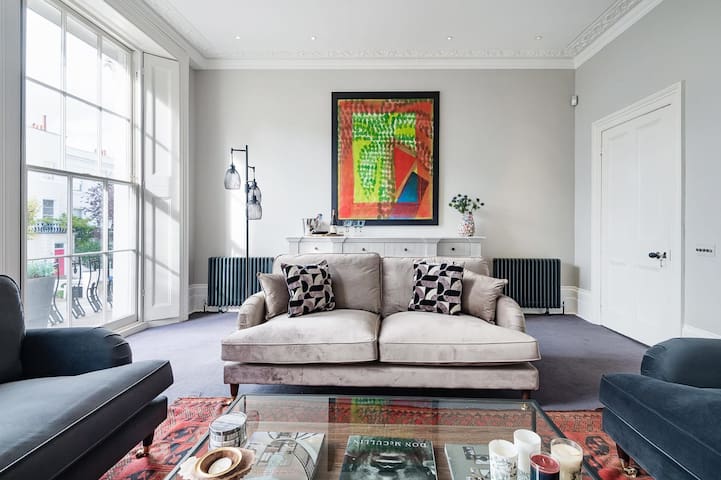 Notting Hill Townhouse -by Out of Office Lifestyle