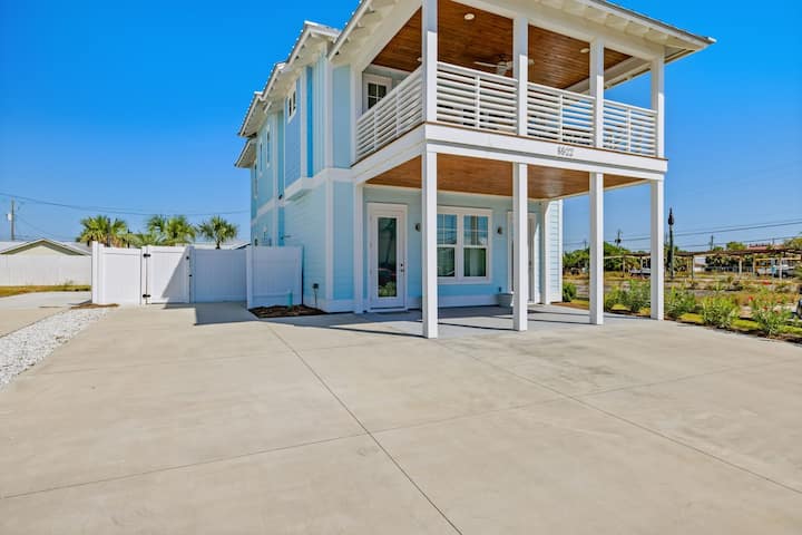 Happy Landing's House W/ Hot Tub Dog Friendly - Florida Panhandle, FL