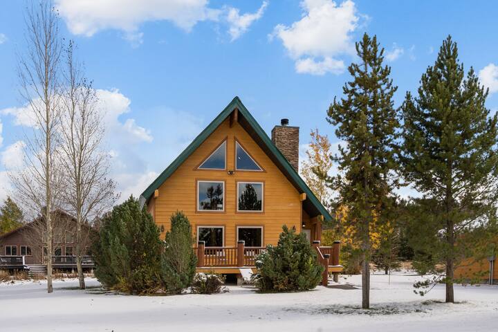 Lazy Acres 6 Min to Yellowstone NP-Mule Deer Cabin