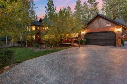 Private Estate on 1 acre. Close to Slopes&Village