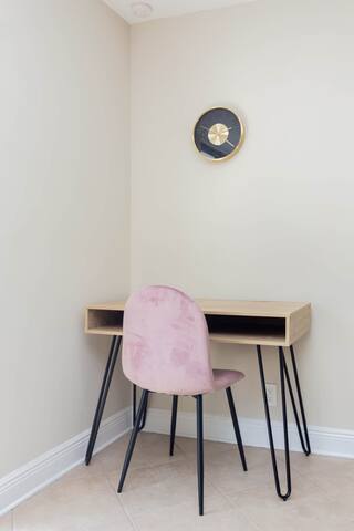 “ChinaHouse” 5br CooperCity family house with pool sleeps 14 gallery image 3