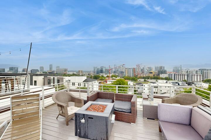 Luxe 3BR | Fireplace | Deck | W/D gallery image 2