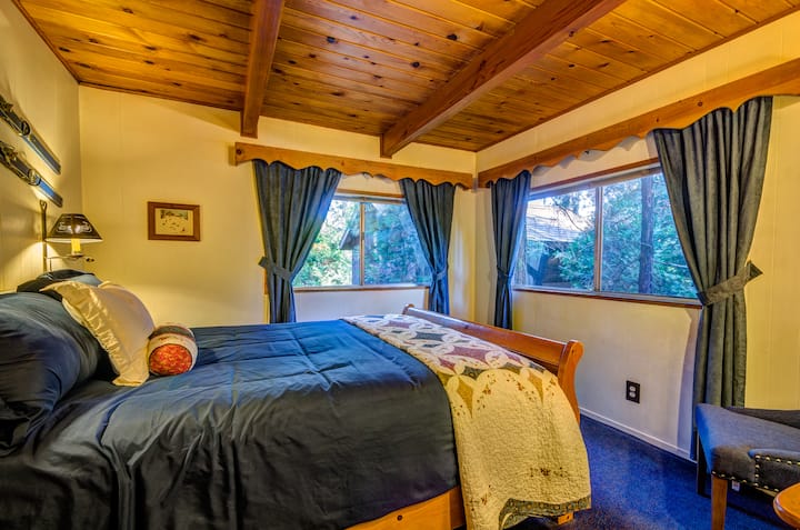 Спалня в долната част