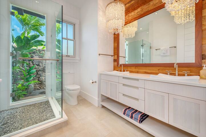 Kilohana Makai Luxury 4 Bedroom Luxury Home w/Priv gallery image 3