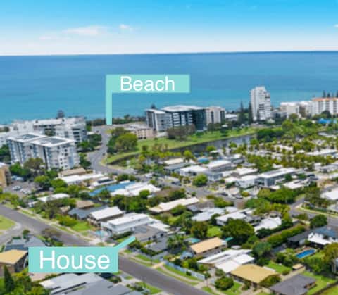 Top performing Airbnb: Private House & Pool - Walk to Beach, Park, Shops in Alexandra Headland