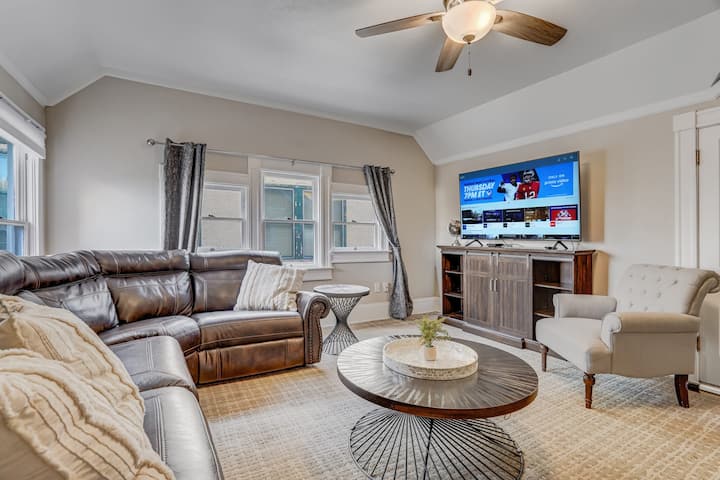 Crescent Penthouse! Holiday Home W Hot Tub & Golf - Colorado