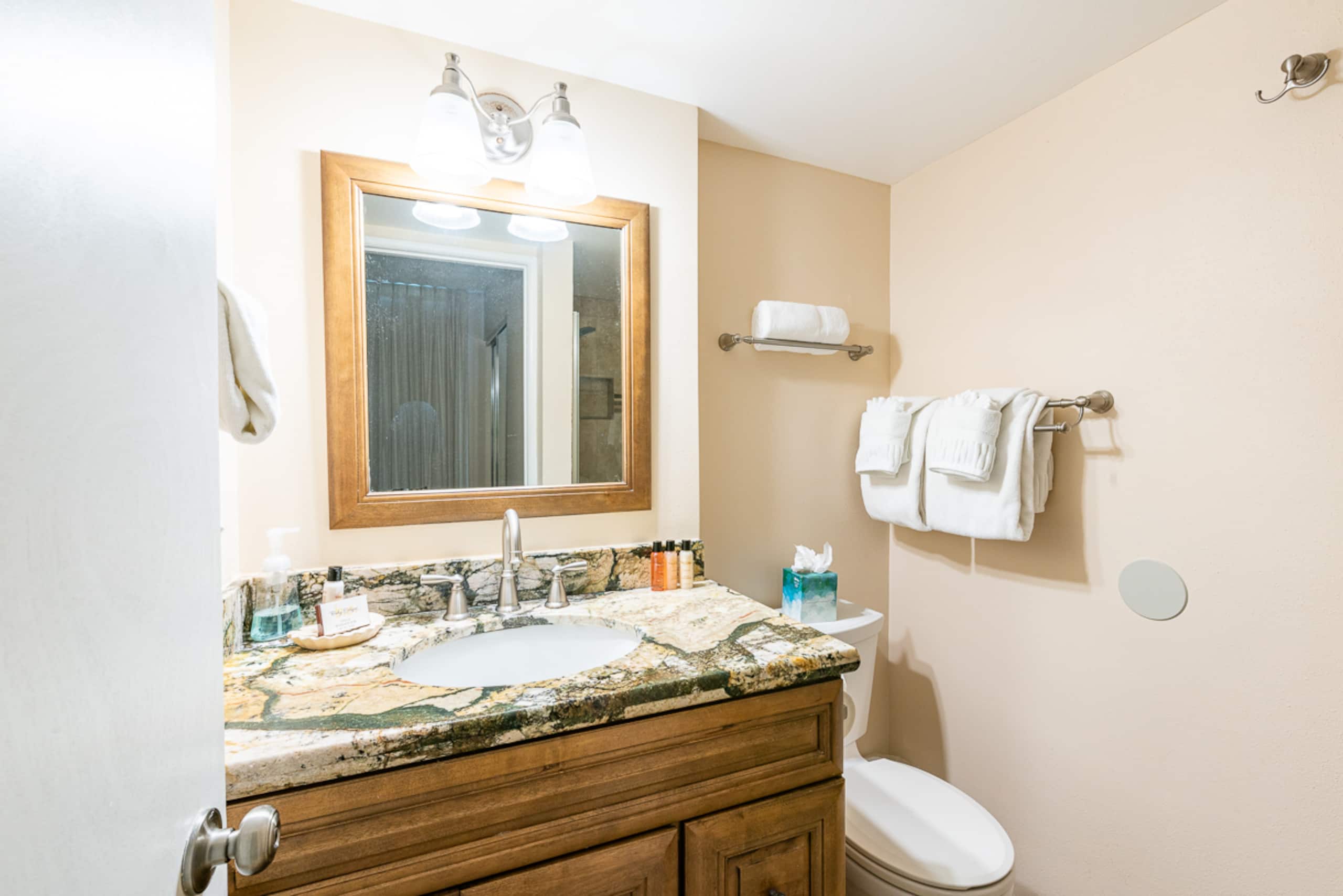 Condo in Lahaina · ★5.0 · 2 bedrooms · 3 beds · 2 baths - Image 9