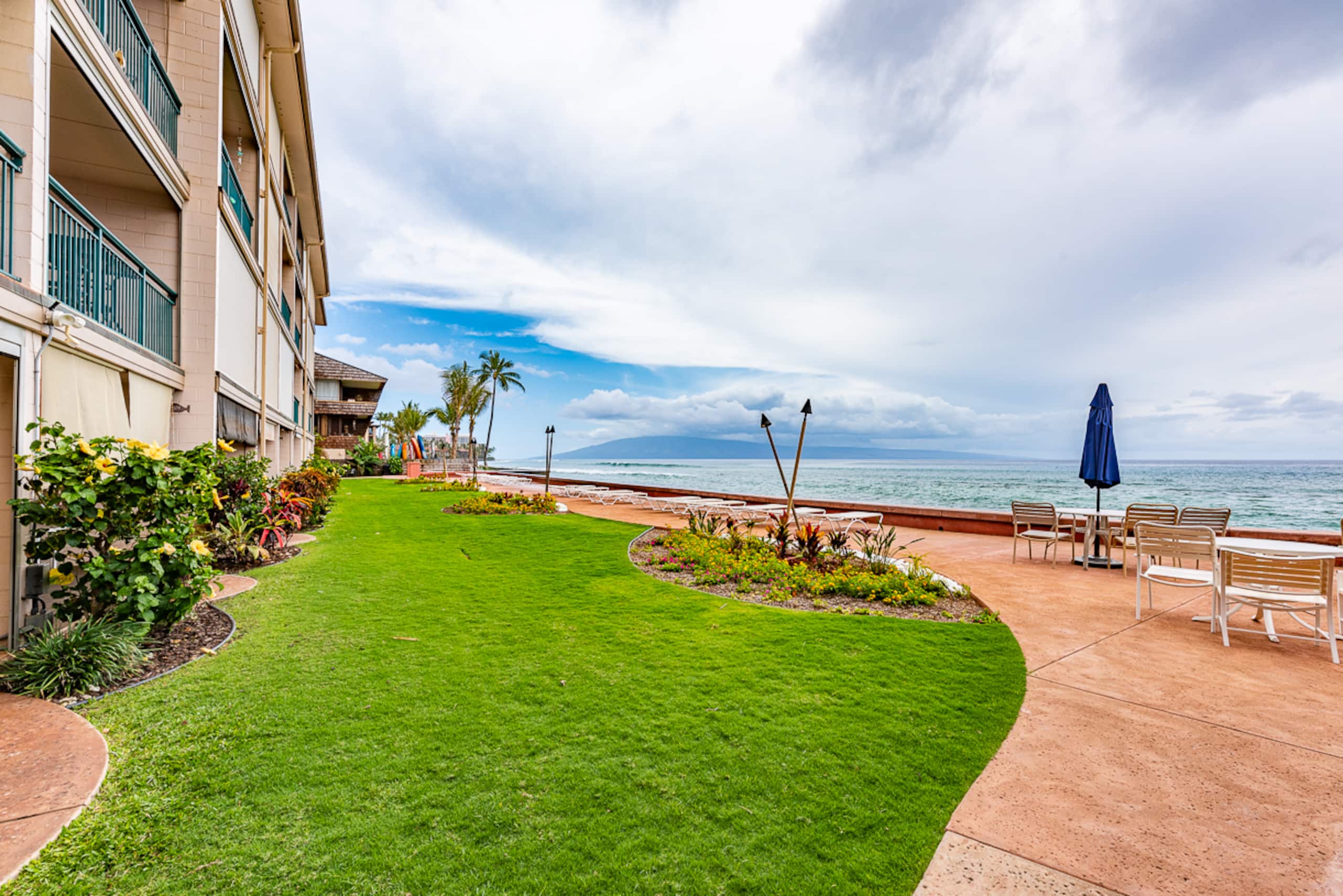 Condo in Lahaina · ★5.0 · 2 bedrooms · 3 beds · 2 baths - Image 35