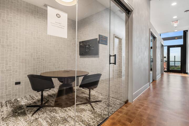 Premium 2BR with City Views + Easy Access gallery image 5