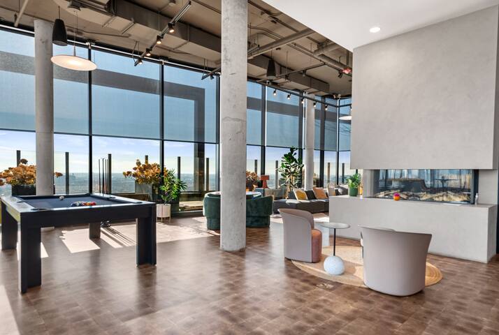 City Views + Walk to Dining, Ideal for All gallery image 5