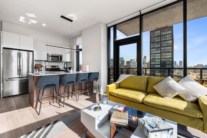 City Views + Walk to Dining, Ideal for All