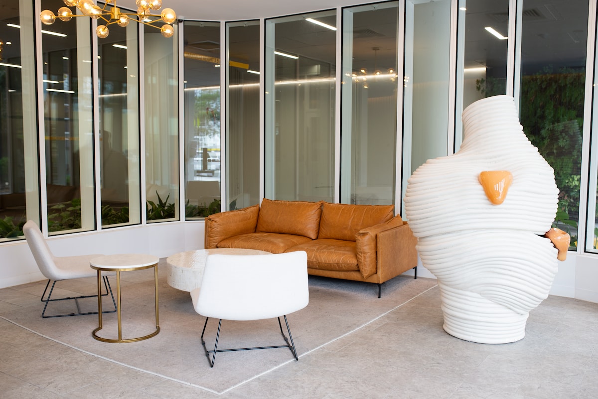 Top Airbnb: 2bed 2bath & 1 free parking near BoxHill station in Box Hill