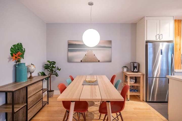 MTLVR #25 | Plateau gem, parking, A/C, patio