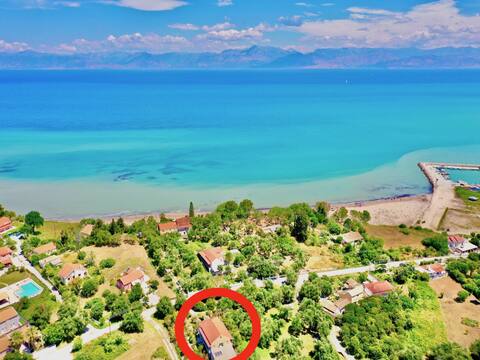 Astra Beach House in Astrakeri Beach