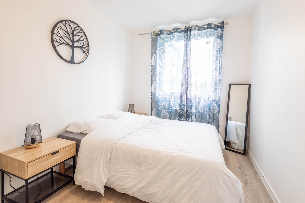 Airbnb performant: M005*Mark* T2 elegant apartment city center à Annemasse