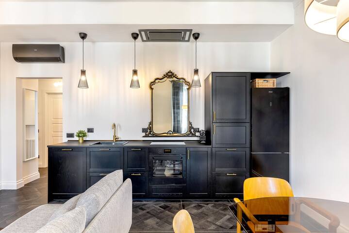 Stylish 3BR Apt – Near Florence Center & Fortezza gallery image 5