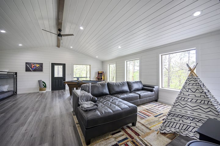 Upstairs Bunk Room/Playroom