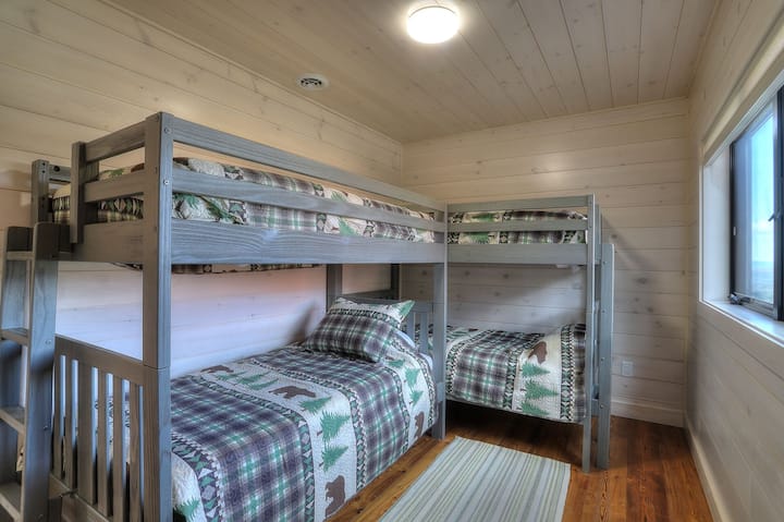 Tercer dormitorio con dos juegos de literas individuales