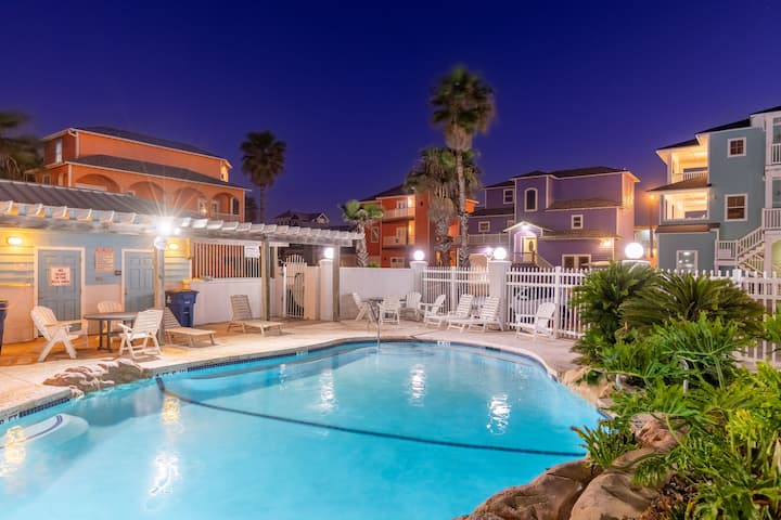 Shared Heated Pool, Gulf Views, Beach Boardwalk And Golf Cart Included - Port Aransas, TX