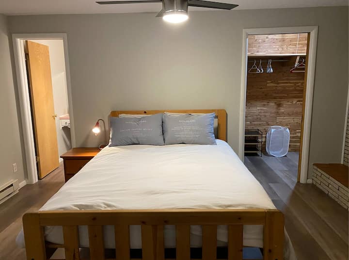 3. spavaća soba ima ormar od cedrovine i kupaonicu s WC-om