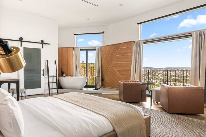 Luxury Villa w/ Pool & LA Skyline View gallery image 4