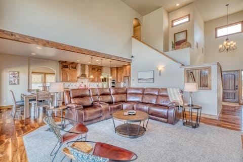 Top Airbnb: Mimosa Fields: Designer Kitchen w/ Outdoor Oasis in Fruita