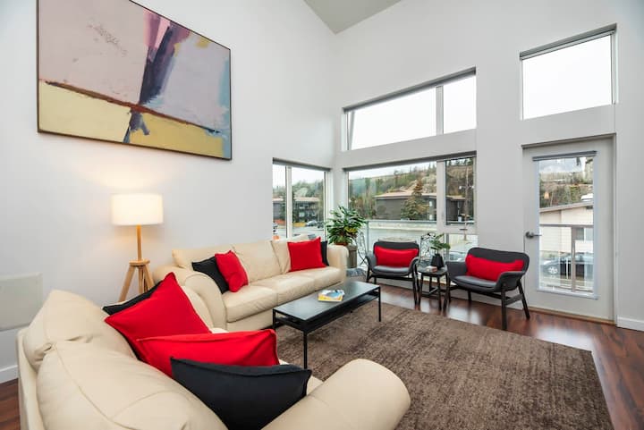 Nn - The Flame - Downtown 1-bed 2-bath - Whitehorse