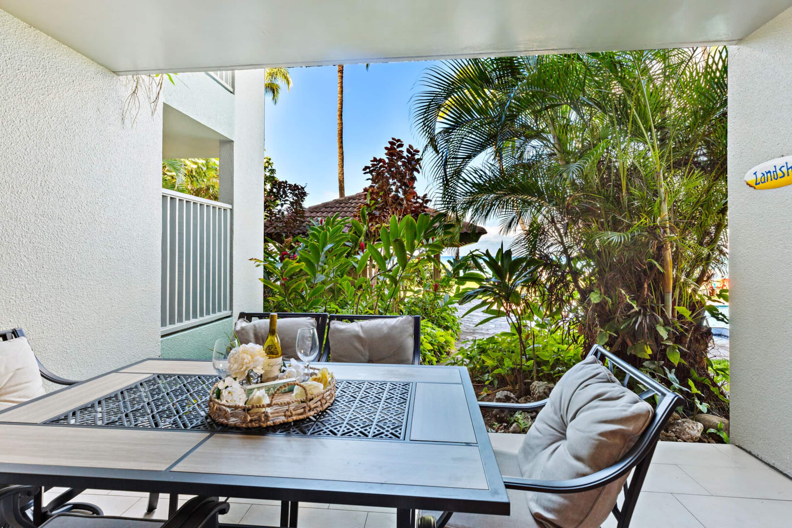 Condo in Lahaina · ★4.82 · 1 bedroom · 2 beds · 1 private bath - Image 2
