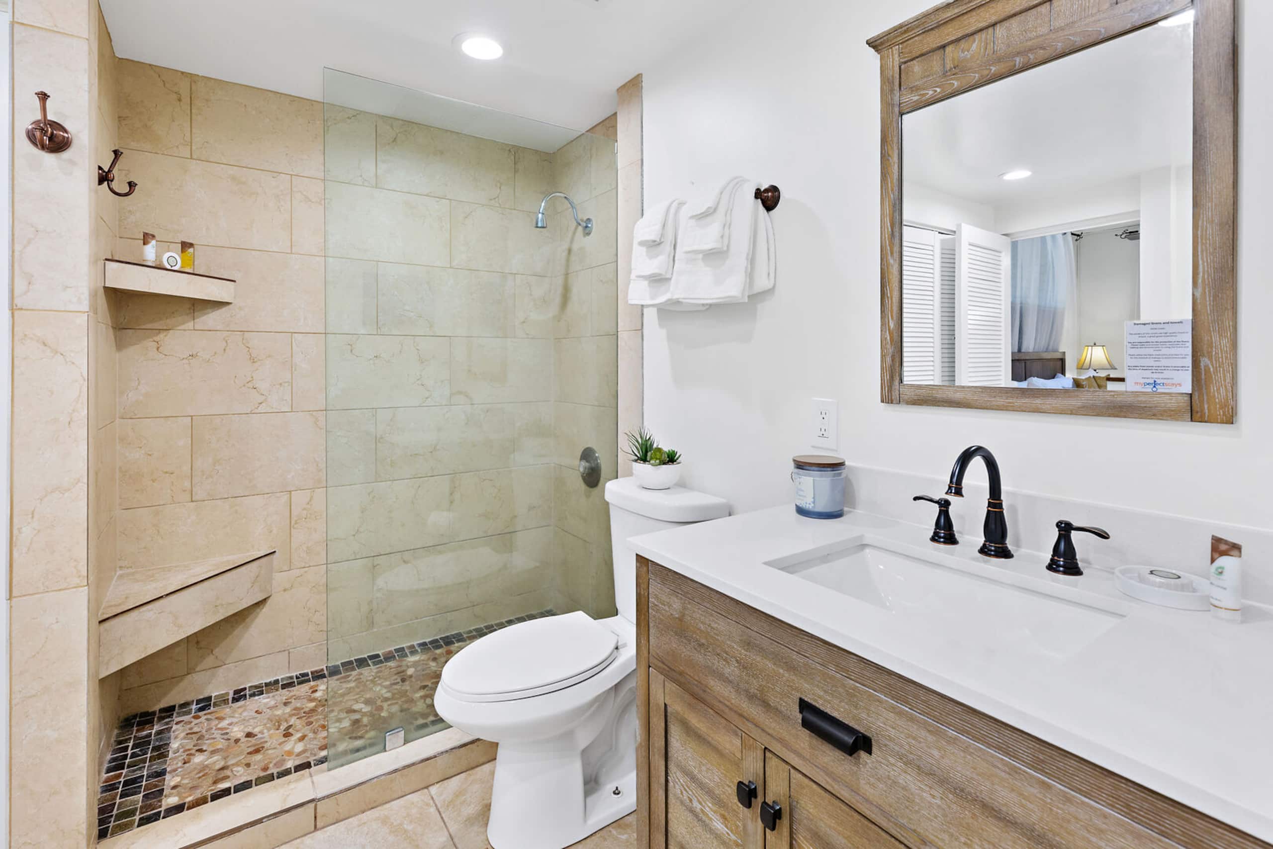 Condo in Lahaina · ★4.82 · 1 bedroom · 2 beds · 1 private bath - Image 17