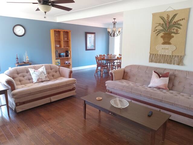 #136 Glenairlie Drive gorgeous views from outdoor gallery image 2