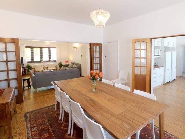 Spacious Family Home, Walk to Muizenberg Beach
