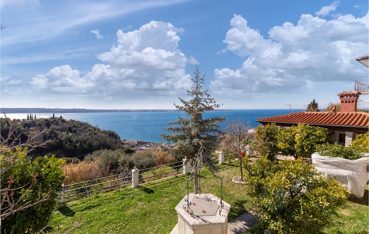 1 Bedroom Nice Apartment In Piran - Piran