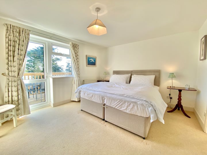 ห้องนอนซูเปอร์คิงที่ชั้นแรก Pen Wethers, Rock, Cornwall, PL27 6LD