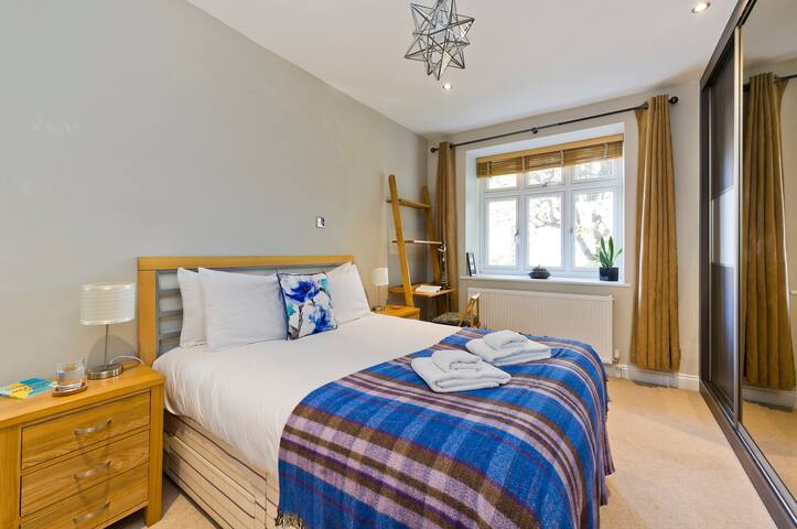 A Hampstead Retreat gallery image 5