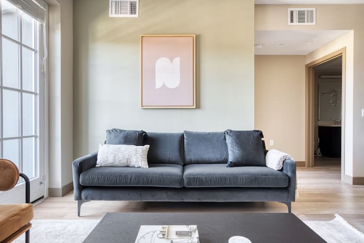 Blueground | Burlingame, gym & w/d, nr Caltrain gallery image 2