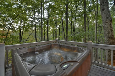 Hygge Haus - Rustic charm, & serene location!