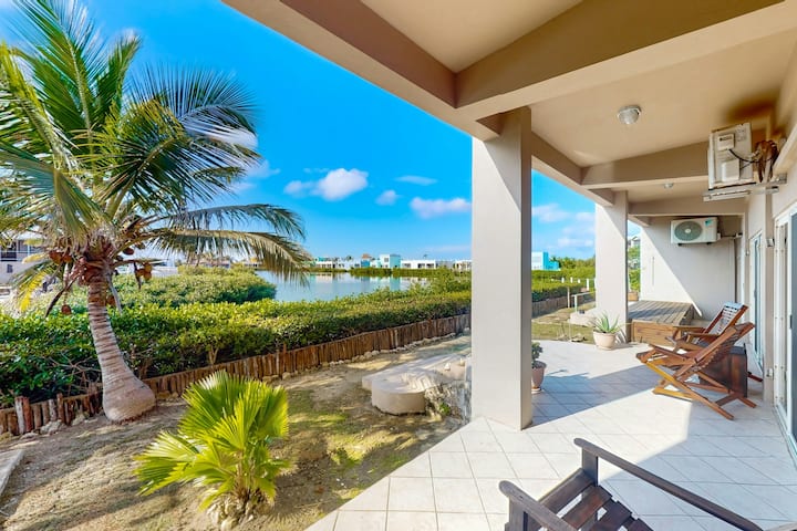 Spacious 2br Lakeview Mara Laguna | Balcony - Belize