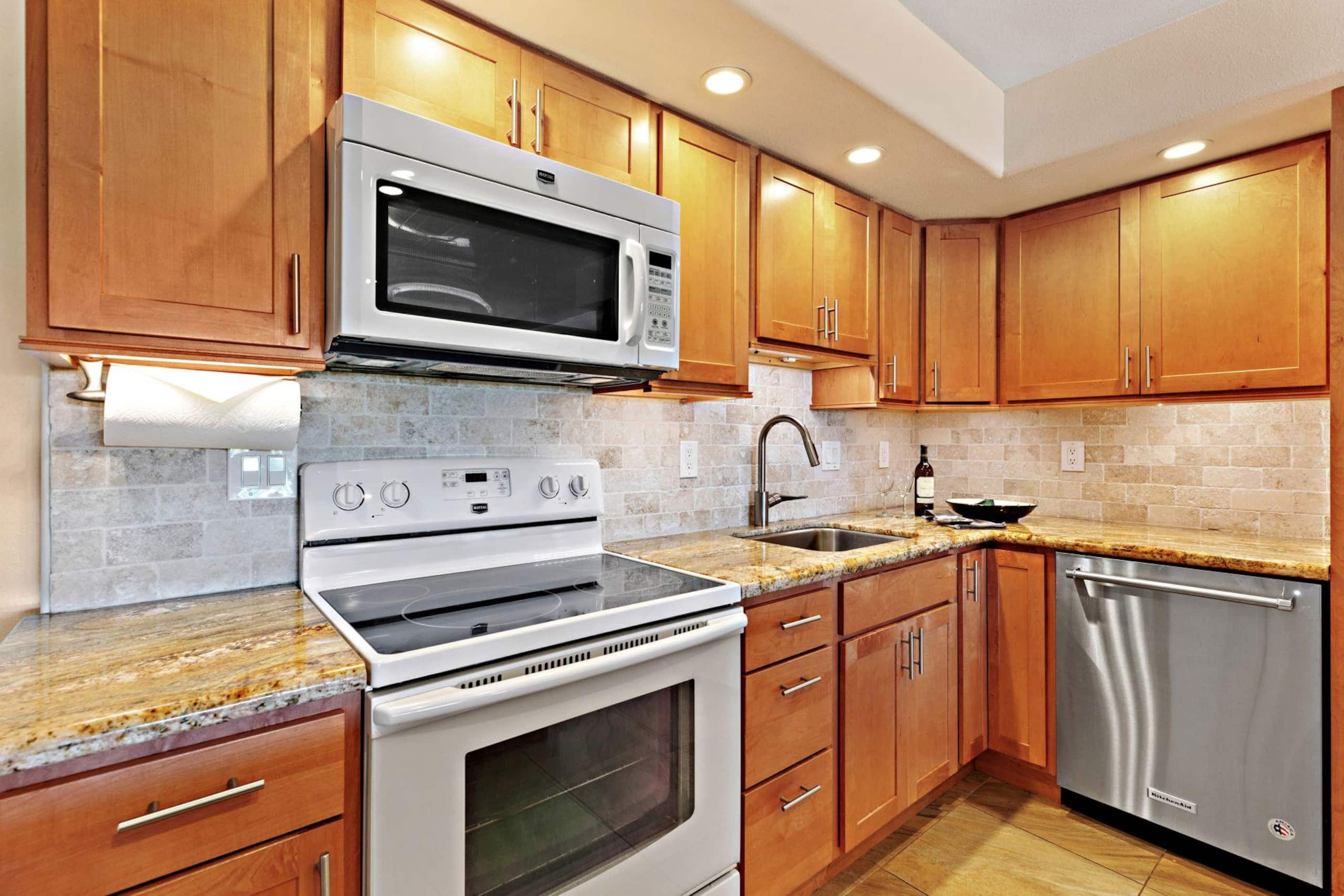 Condo in Lahaina · ★4.8 · 1 bedroom · 2 beds · 1 bath - Image 32