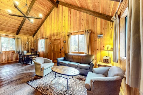 Walk to Tram 2BR Mountainview Wallowa Lake Dog Fr