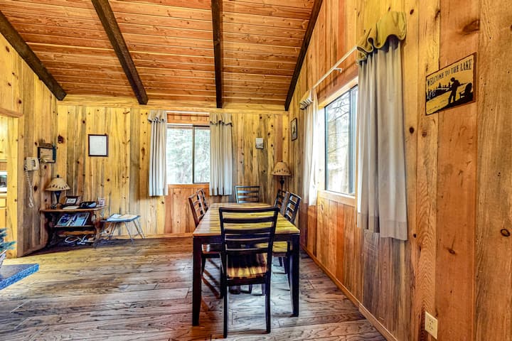 Walk to Tram 2BR Mountainview Wallowa Lake Dog Fr