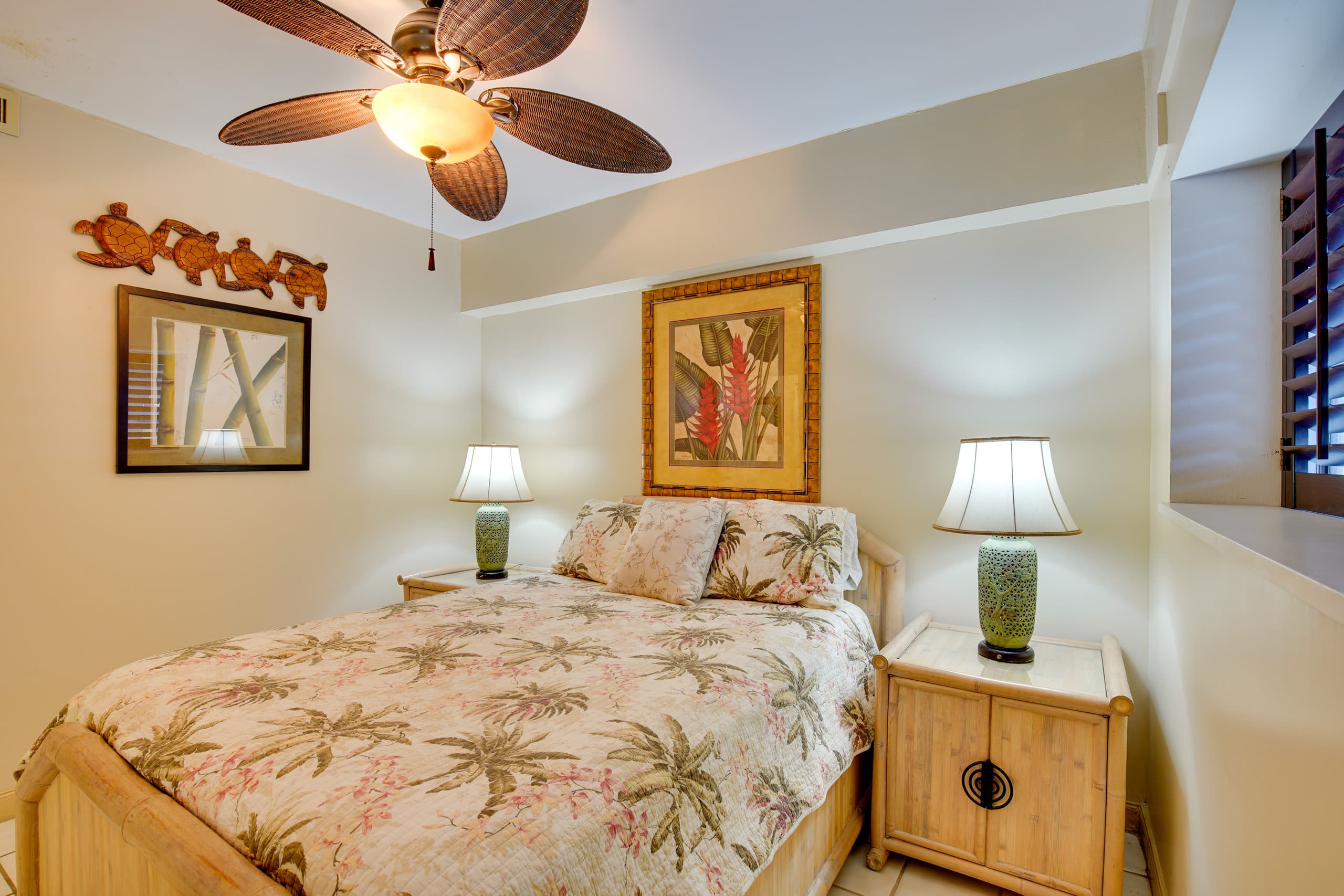 Condo in Kailua-Kona · ★4.63 · 2 bedrooms · 3 beds · 2 shared baths - Image 14