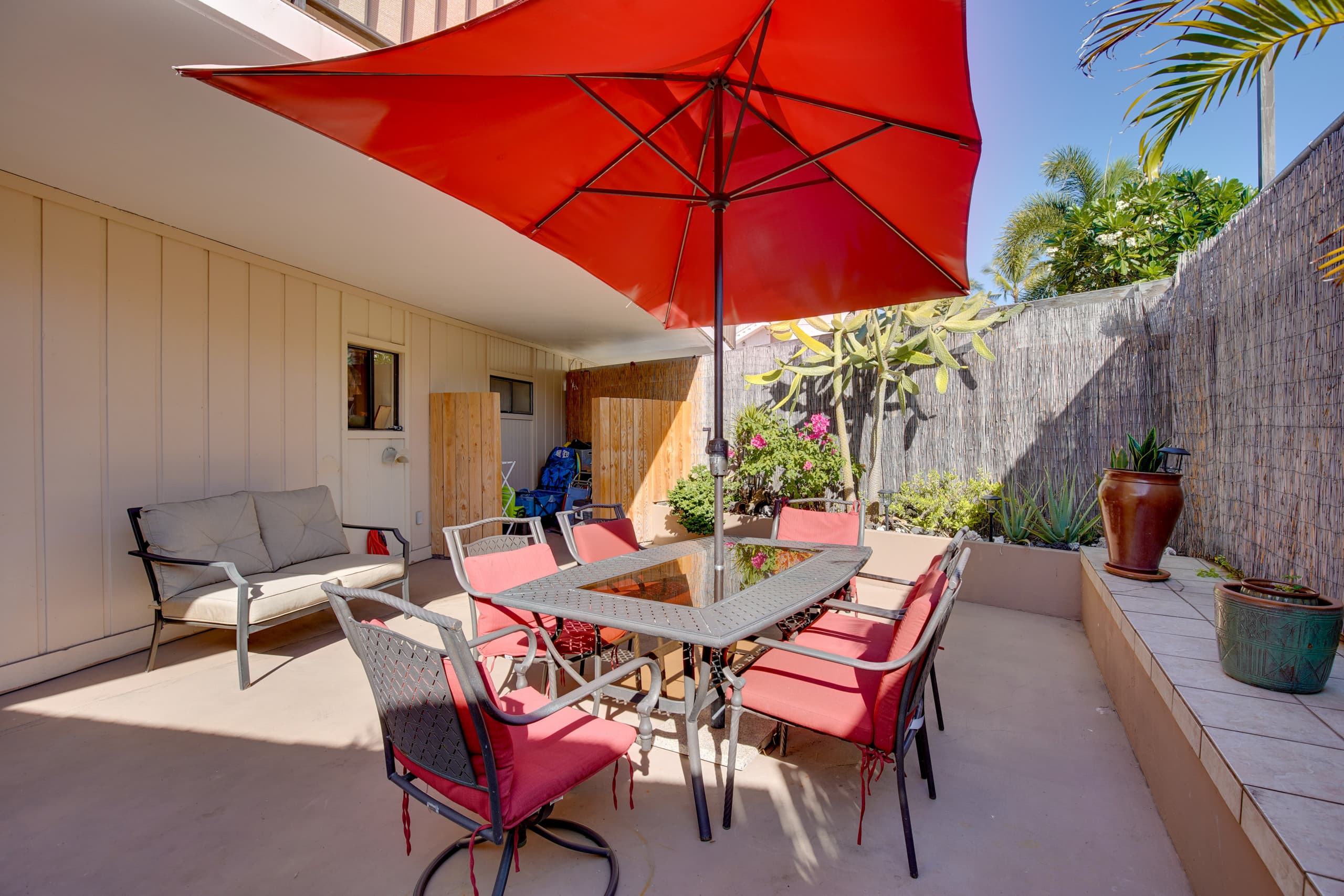 Condo in Kailua-Kona · ★4.63 · 2 bedrooms · 3 beds · 2 shared baths - Image 2