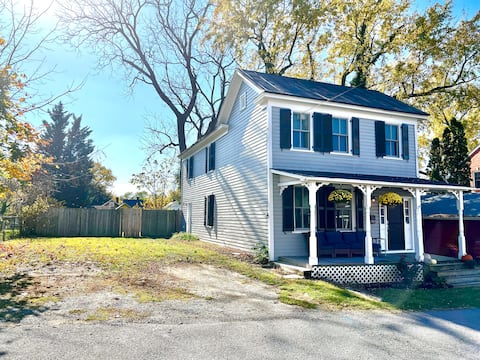 Royal Heritage Home @ Historic Leesburg