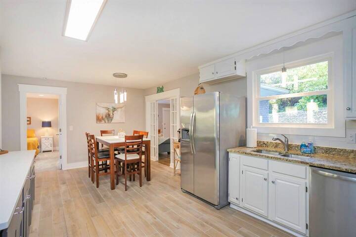 Nashville Vibes 4 bd/2.5 ba, Hot Tub, Game Room gallery image 5