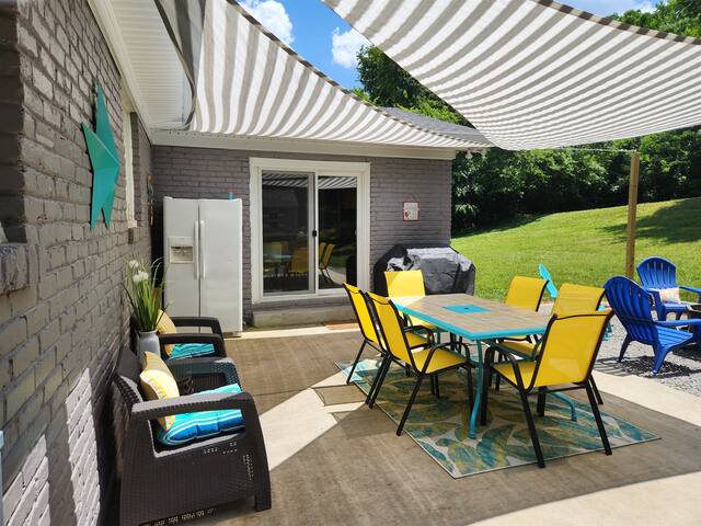 Nashville Vibes 4 bd/2.5 ba, Hot Tub, Game Room gallery image 3